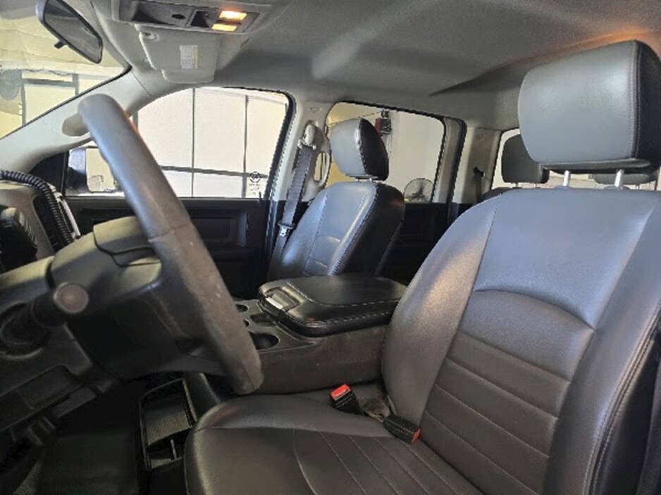 Used 2022 RAM 1500 Tradesman w/ Chrome Appearance Group AWD/4WD image 14