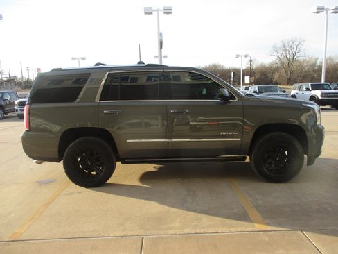 Used 2018 GMC Yukon Denali image 10
