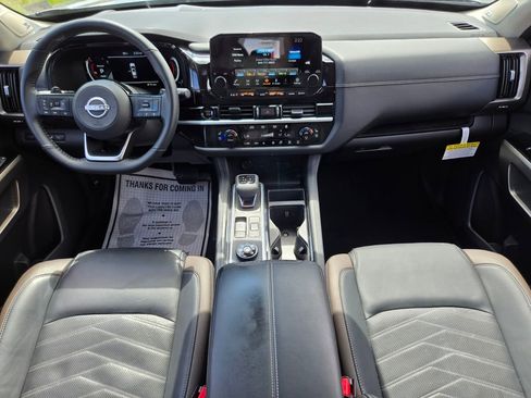 Certified 2025 Nissan Pathfinder Platinum w/ Cargo Package AWD/4WD image 11