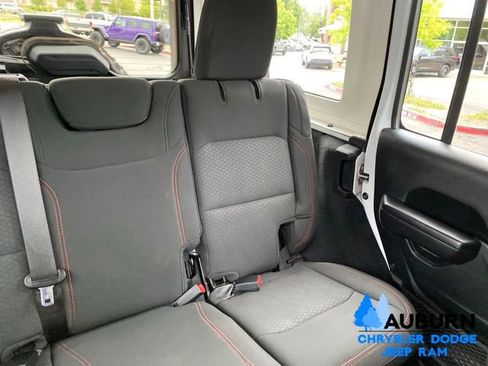 Used 2021 Jeep Wrangler Unlimited Rubicon AWD/4WD image 22