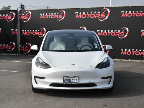 Used 2021 Tesla Model 3 Standard Range Plus image 2