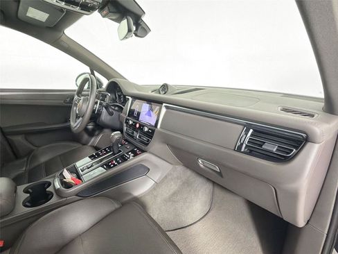 Certified 2023 Porsche Macan S AWD/4WD image 29