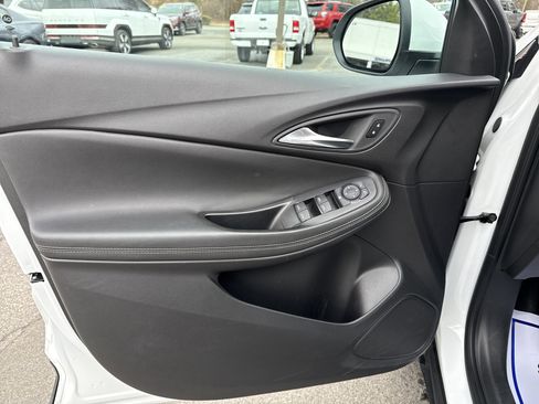 Used 2025 Buick Encore GX Preferred image 11