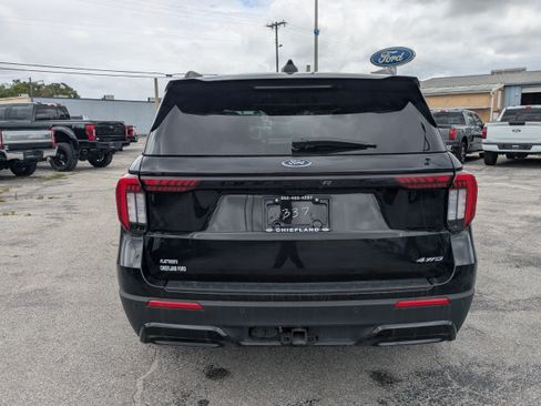 Used 2025 Ford Explorer ST-Line w/ Premium Package AWD/4WD image 5