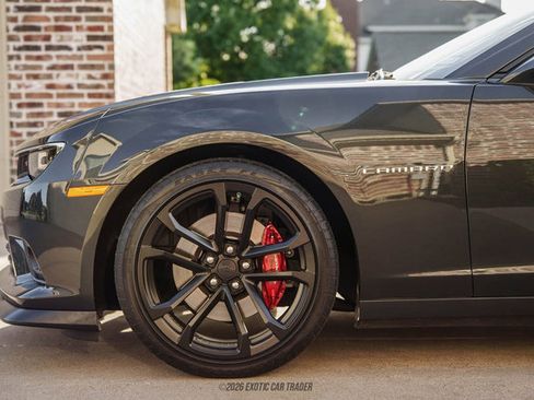 Used 2015 Chevrolet Camaro SS w/ SS Performance Package RWD image 4