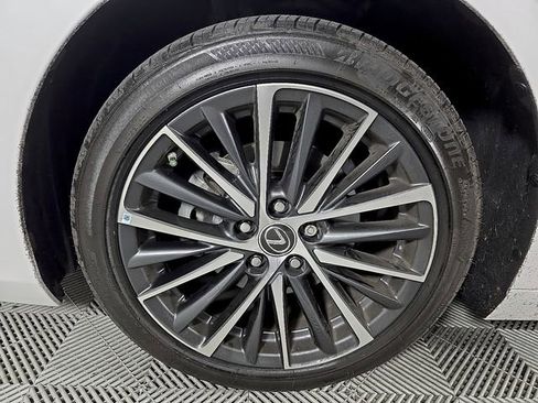 Certified 2024 Lexus ES 250 w/ Premium Package image 10