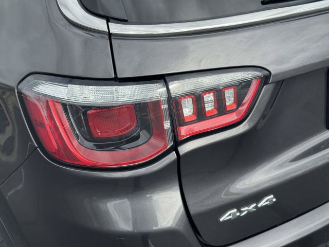 Used 2020 Jeep Compass Latitude w/ Popular Equipment Group AWD/4WD image 16