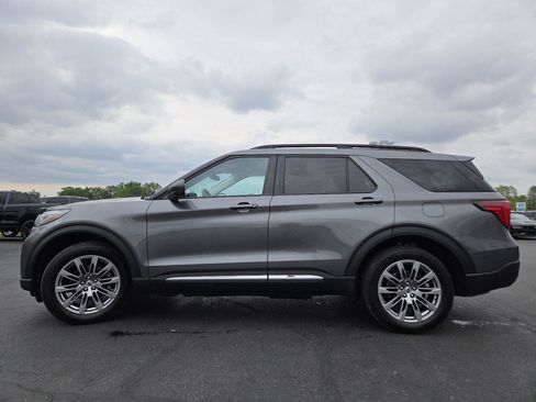 Used 2025 Ford Explorer Active w/ Active Comfort Package AWD/4WD image 13