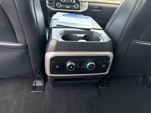 Used 2023 Ford Expedition Max XLT image 9