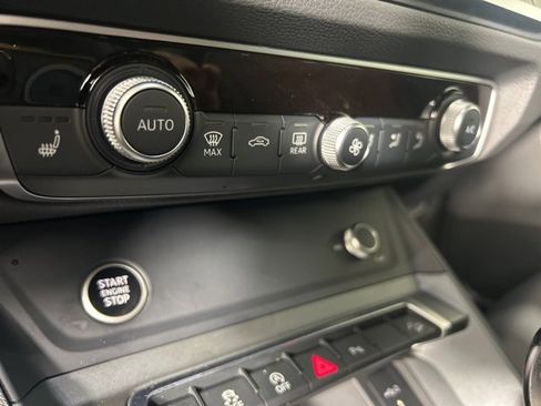 Used 2025 Audi Q3 2.0T Premium w/ Convenience Package image 28