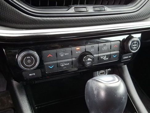 Used 2022 Jeep Compass Trailhawk w/ Trailhawk Elite Group image 18