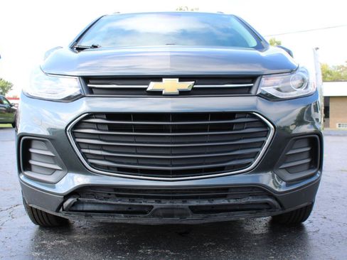 Used 2018 Chevrolet Trax LT w/ LT Convenience Package AWD/4WD image 2