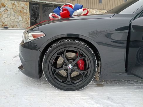 Used 2017 Alfa Romeo Giulia AWD image 27