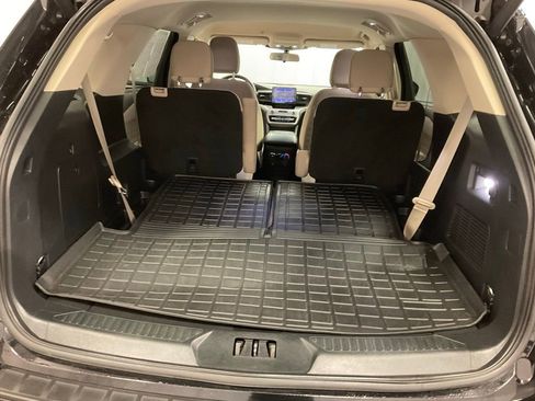 Used 2023 Ford Explorer XLT AWD/4WD image 23