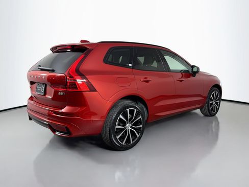Certified 2024 Volvo XC60 B5 Plus AWD/4WD image 6