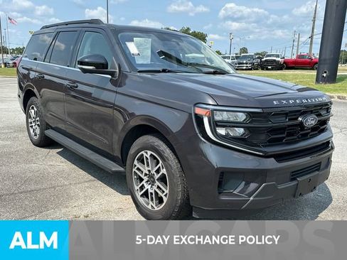 Used 2025 Ford Expedition Active AWD/4WD image 3