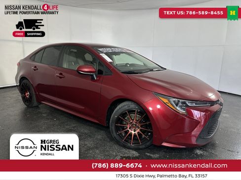 Used 2022 Toyota Corolla LE image 1