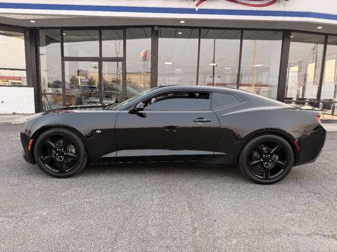 Used 2017 Chevrolet Camaro LT w/ Technology Package RWD image 5