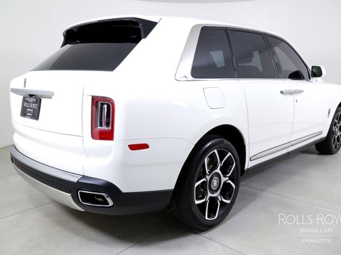 Used 2020 Rolls-Royce Cullinan image 2