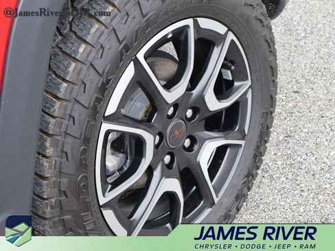 Used 2025 Jeep Compass Trailhawk AWD/4WD image 38