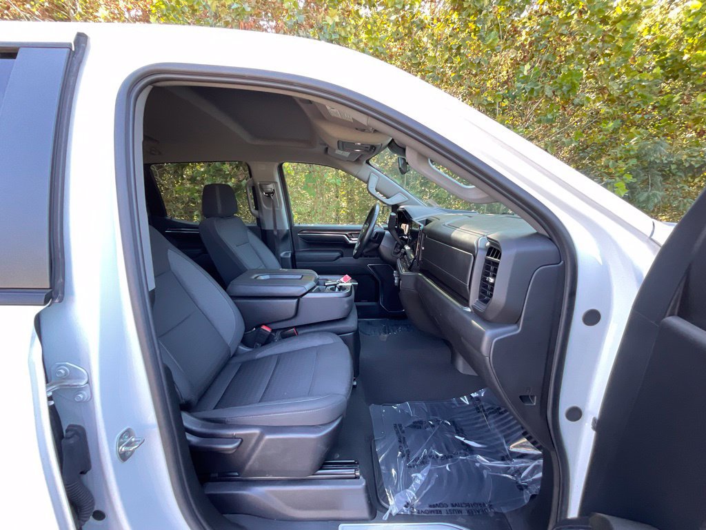 Used 2024 Chevrolet Silverado 1500 LT AWD/4WD image 22