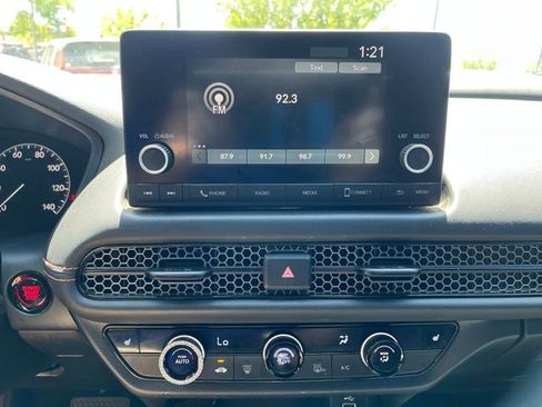 Used 2025 Honda HR-V Sport image 8