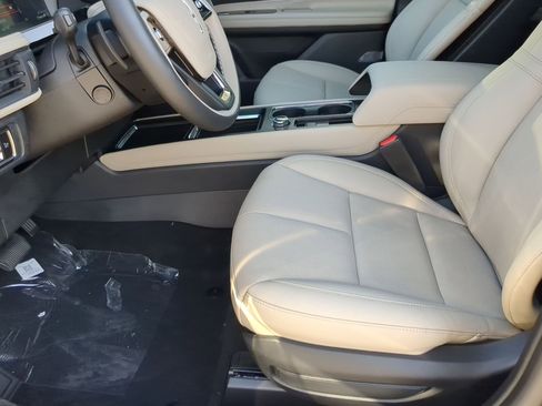 New 2026 Lincoln Corsair Reserve FWD image 11