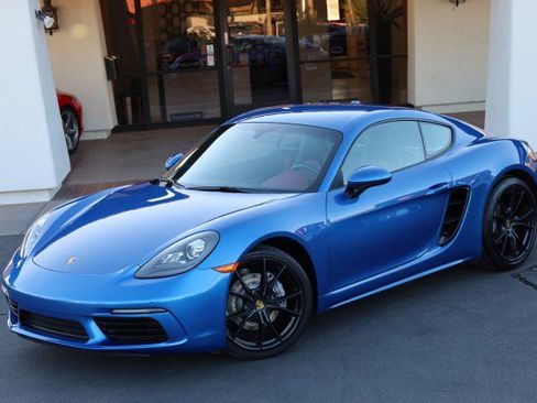 Used 2017 Porsche 718 Cayman image 4