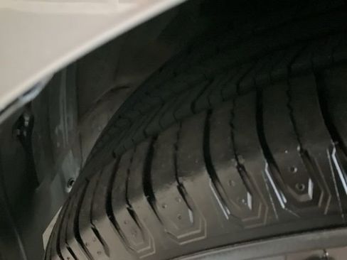 Used 2017 Toyota Sienna LE image 24