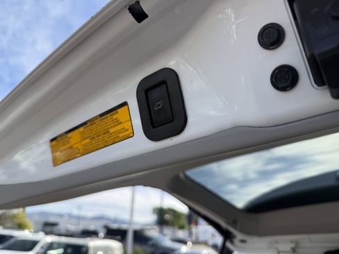 Used 2011 Toyota Sienna XLE AWD/4WD image 16
