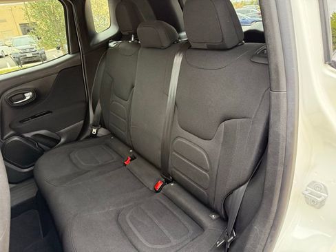 Used 2019 Jeep Renegade Latitude image 21