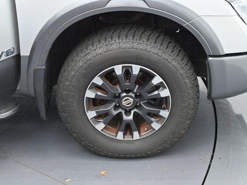 Used 2018 Nissan Titan PRO-4X w/ Pro-4x Convenience Package AWD/4WD image 35