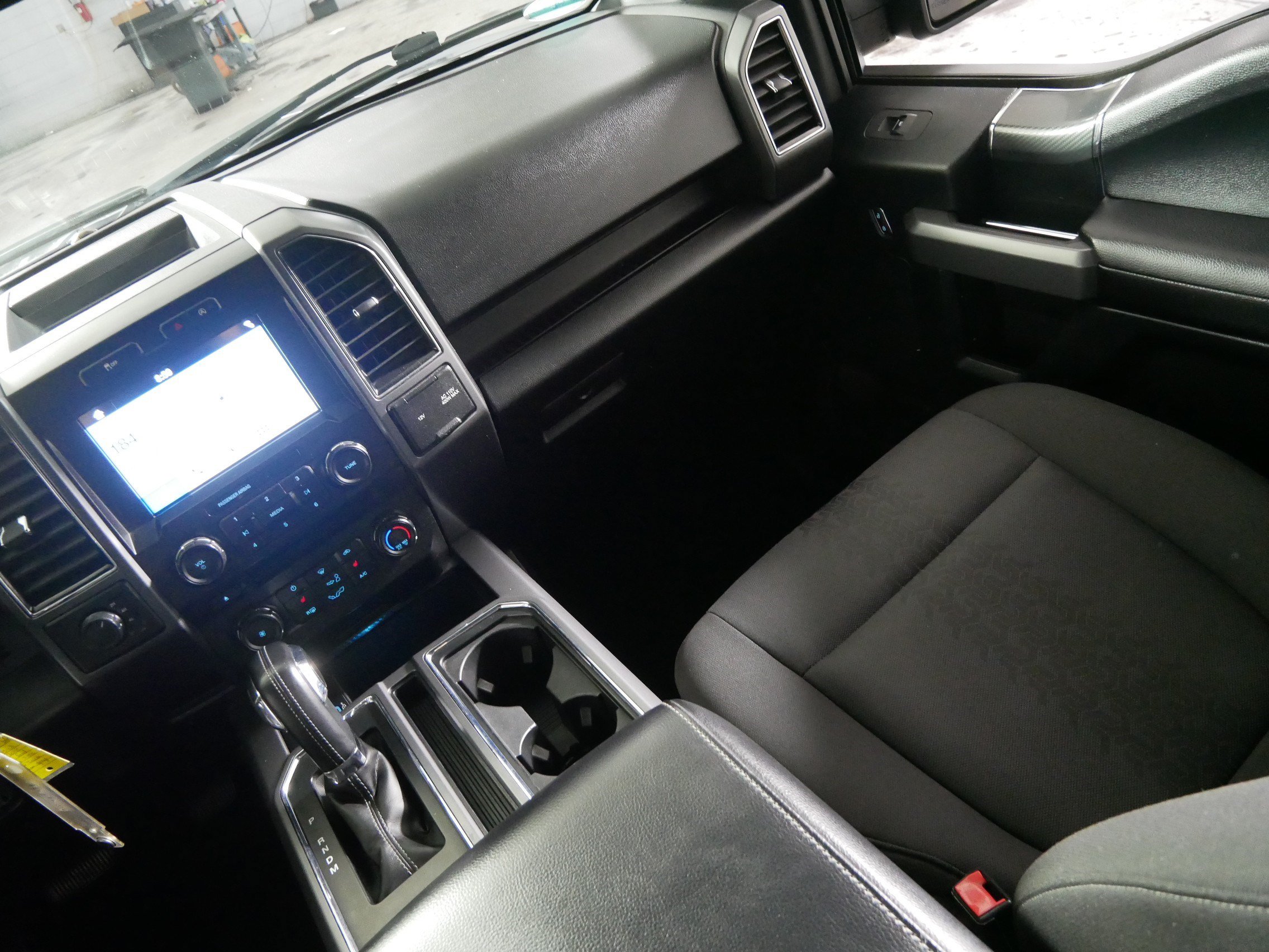 Used 2018 Ford F150 4x4 SuperCrew image 11