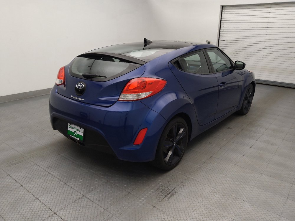 Used 2017 Hyundai Veloster Value Edition FWD image 9