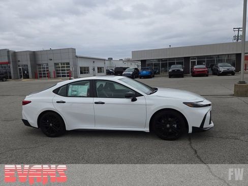 New 2026 Toyota Camry Hybrid w/ Multimedia Upgrade Package image 2