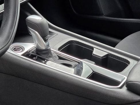 Used 2025 Nissan Sentra SV FWD image 18