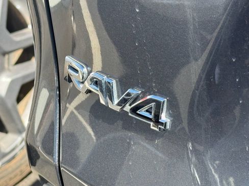 Used 2025 Toyota RAV4 XLE FWD image 11