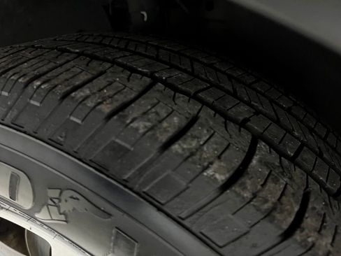 Used 2018 Ford Explorer XLT w/ Equipment Group 202A image 48