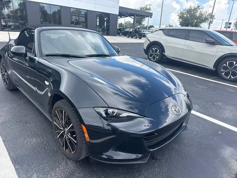 Used 2024 MAZDA MX-5 Miata Grand Touring RWD image 4