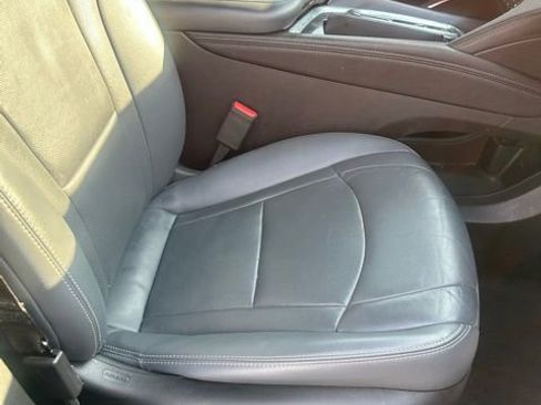 Used 2022 Buick Enclave Premium image 11