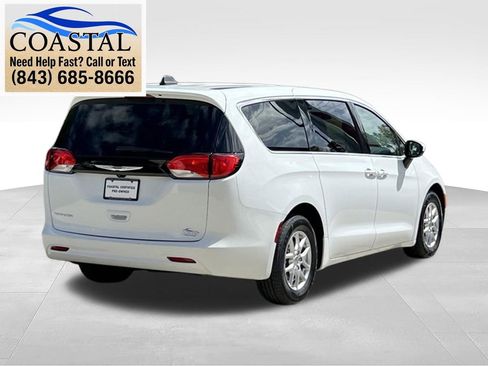 Used 2023 Chrysler Voyager LX FWD image 12