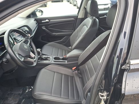 Used 2024 Volkswagen Jetta SE image 23