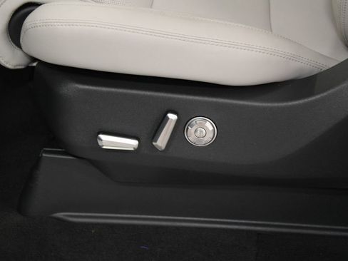 New 2025 Lincoln Navigator L Reserve image 25