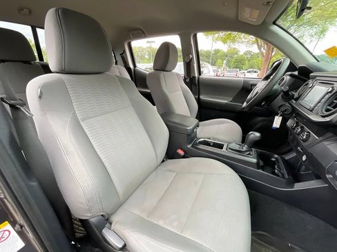 Used 2019 Toyota Tacoma SR w/ SR Convenience Package RWD image 31