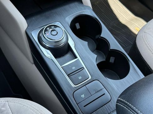 Used 2022 Ford Escape SE w/ Cold Weather Package FWD image 18
