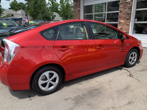 Used 2012 Toyota Prius Four w/ Deluxe Solar Roof Pkg FWD image 4