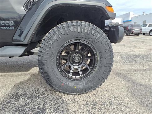 Used 2021 Jeep Wrangler Unlimited Sahara image 24