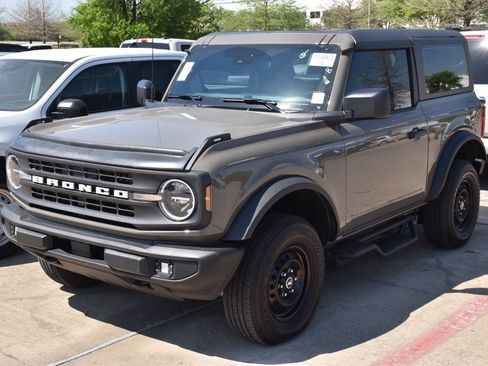 Used 2025 Ford Bronco 2-Door image 2