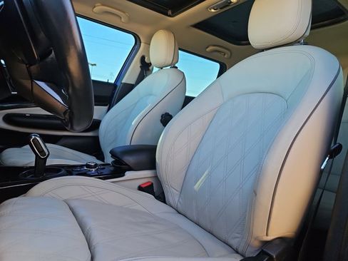 Used 2020 MINI Cooper Clubman S w/ Signature Upholstery Package image 17