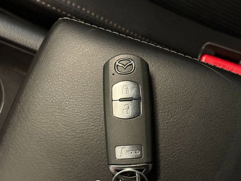 Used 2018 MAZDA MAZDA3 Touring FWD image 16